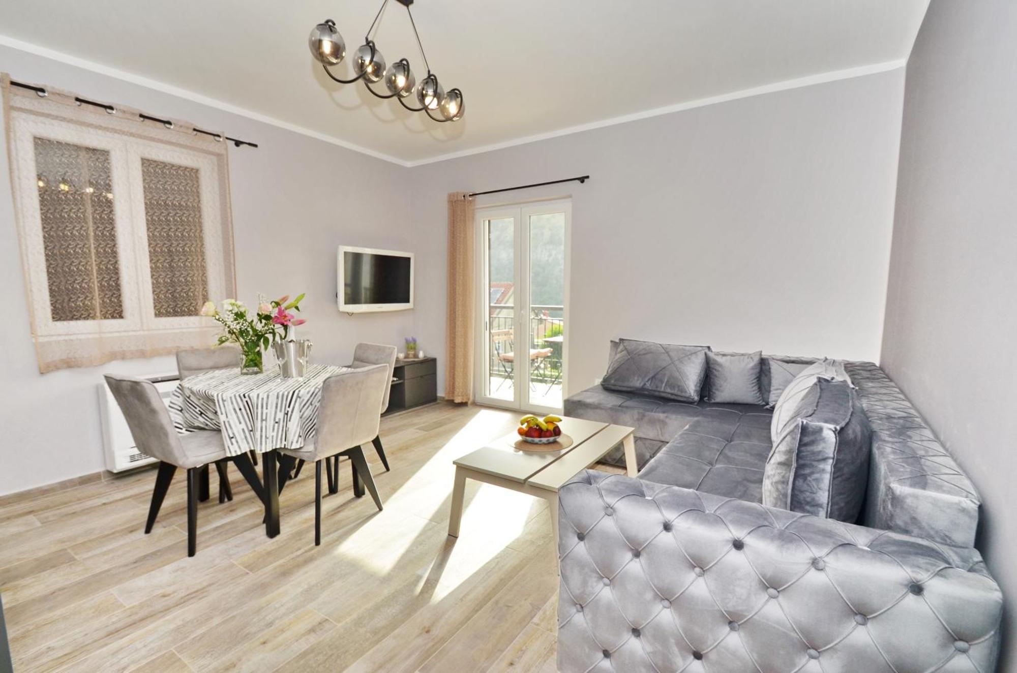 Apartments Orizzonte With Beautiful View Of The Bay Kotor Kültér fotó