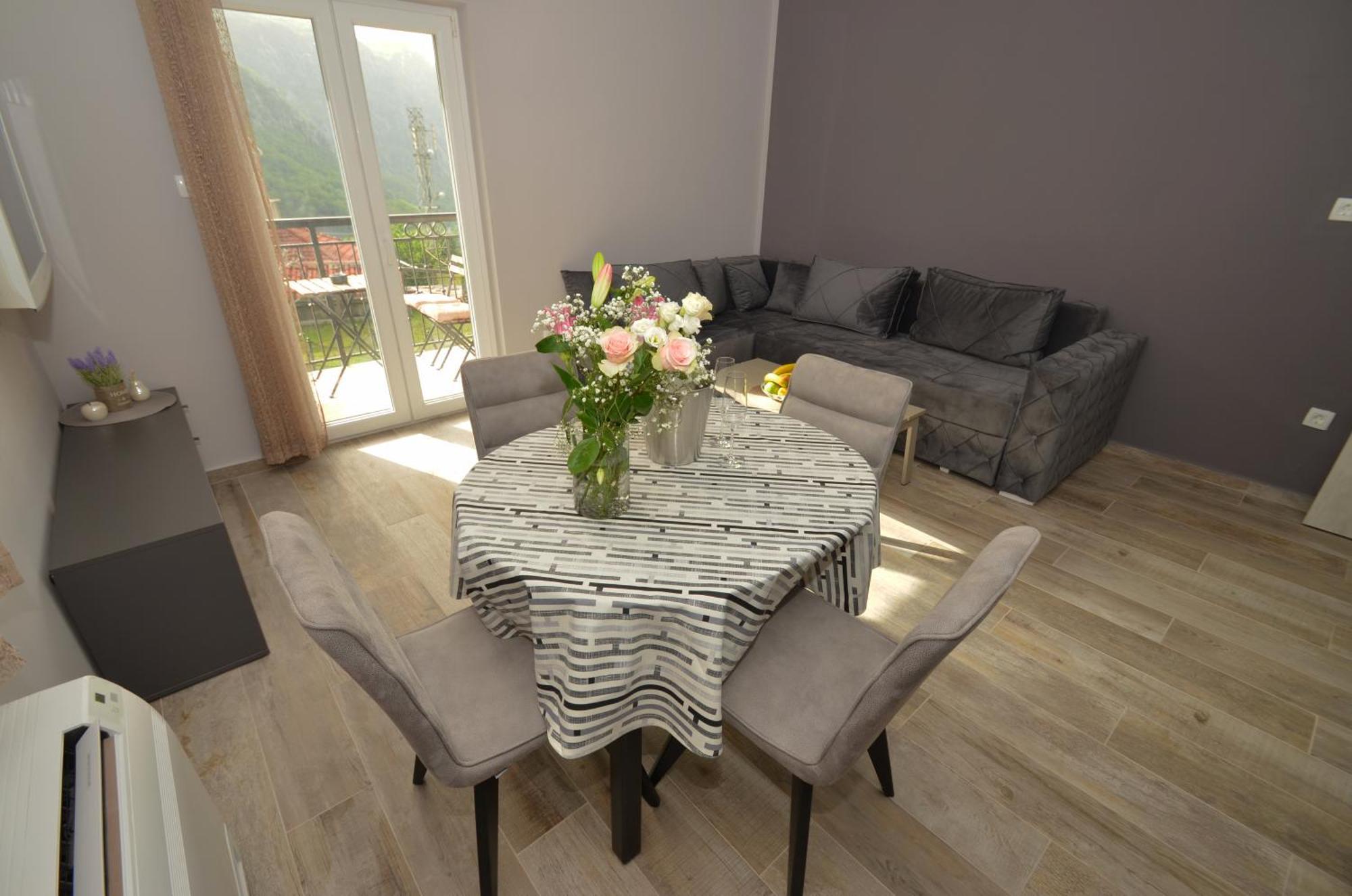 Apartments Orizzonte With Beautiful View Of The Bay Kotor Kültér fotó